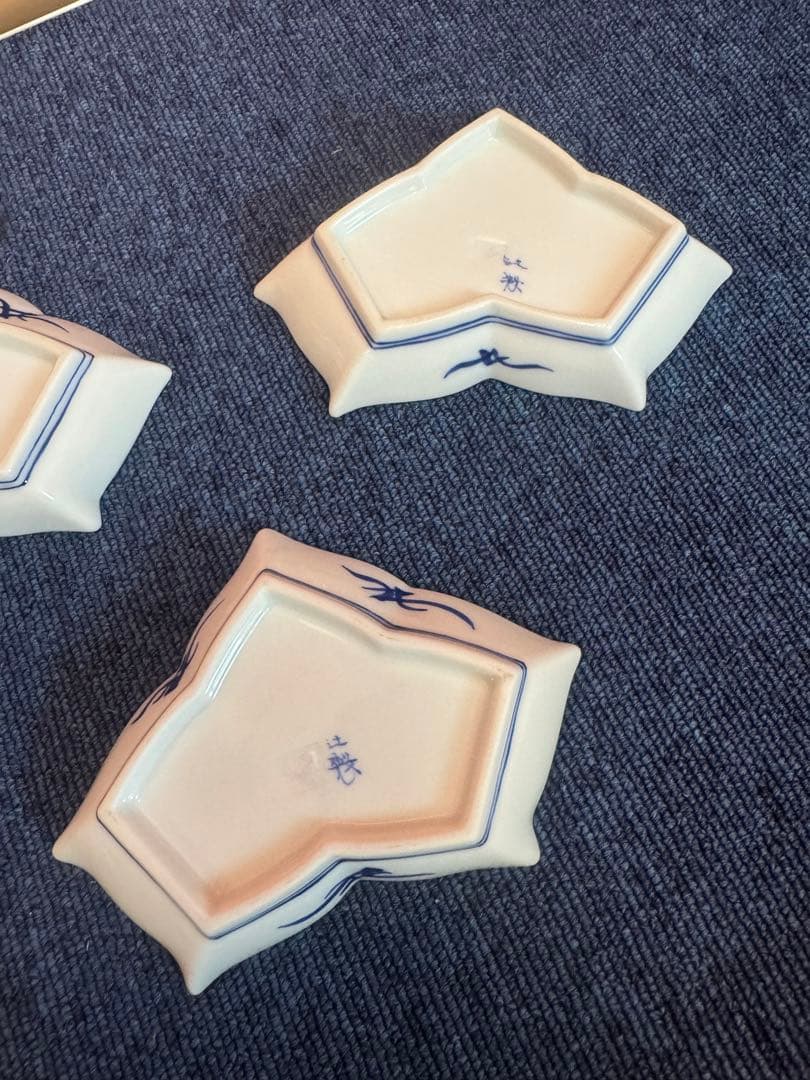 1892 宮内庁御用達『十四代 辻常陸』　辻製　染付兎文　変形皿　5客