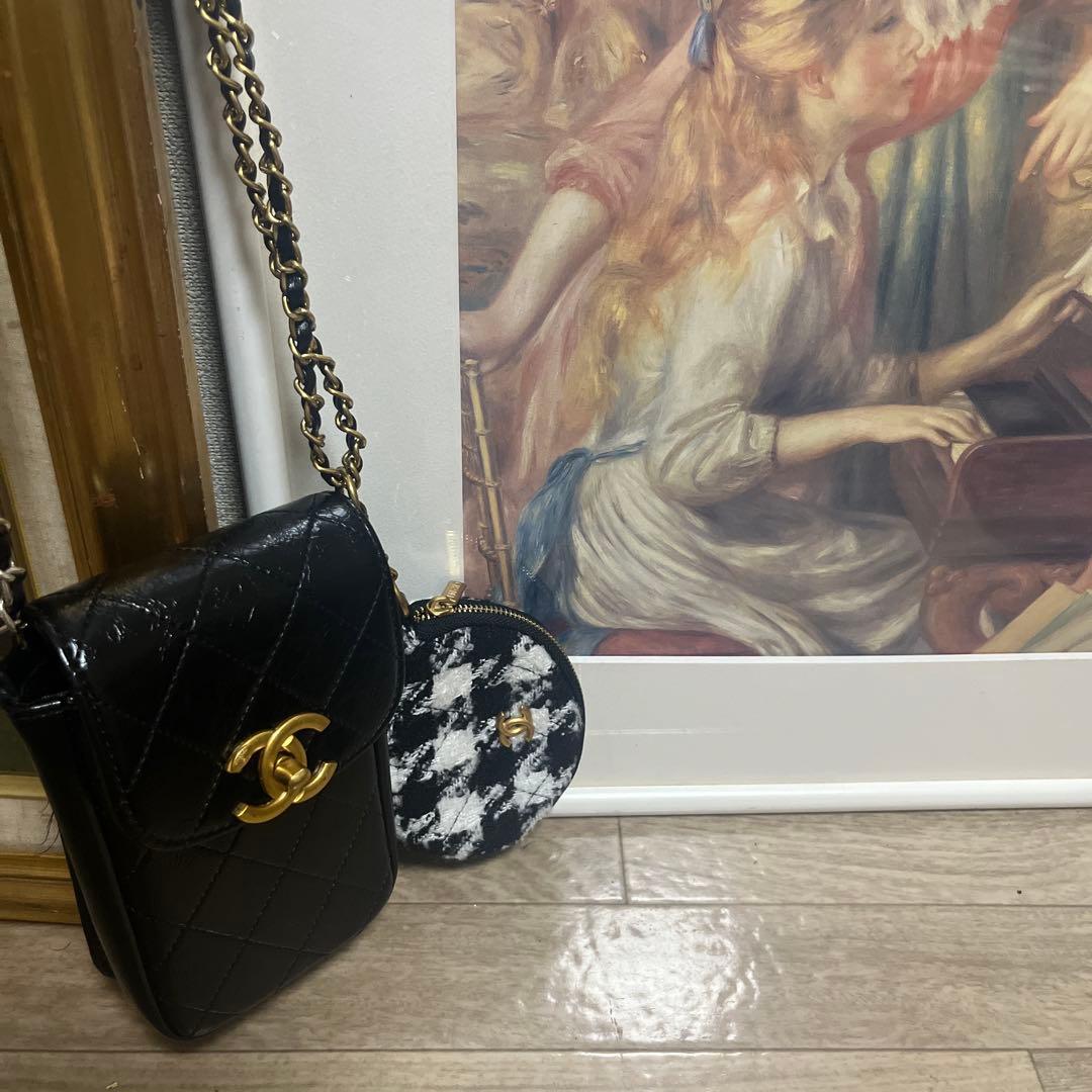 ま*ろ様 【CHANEL】スマホショルダー