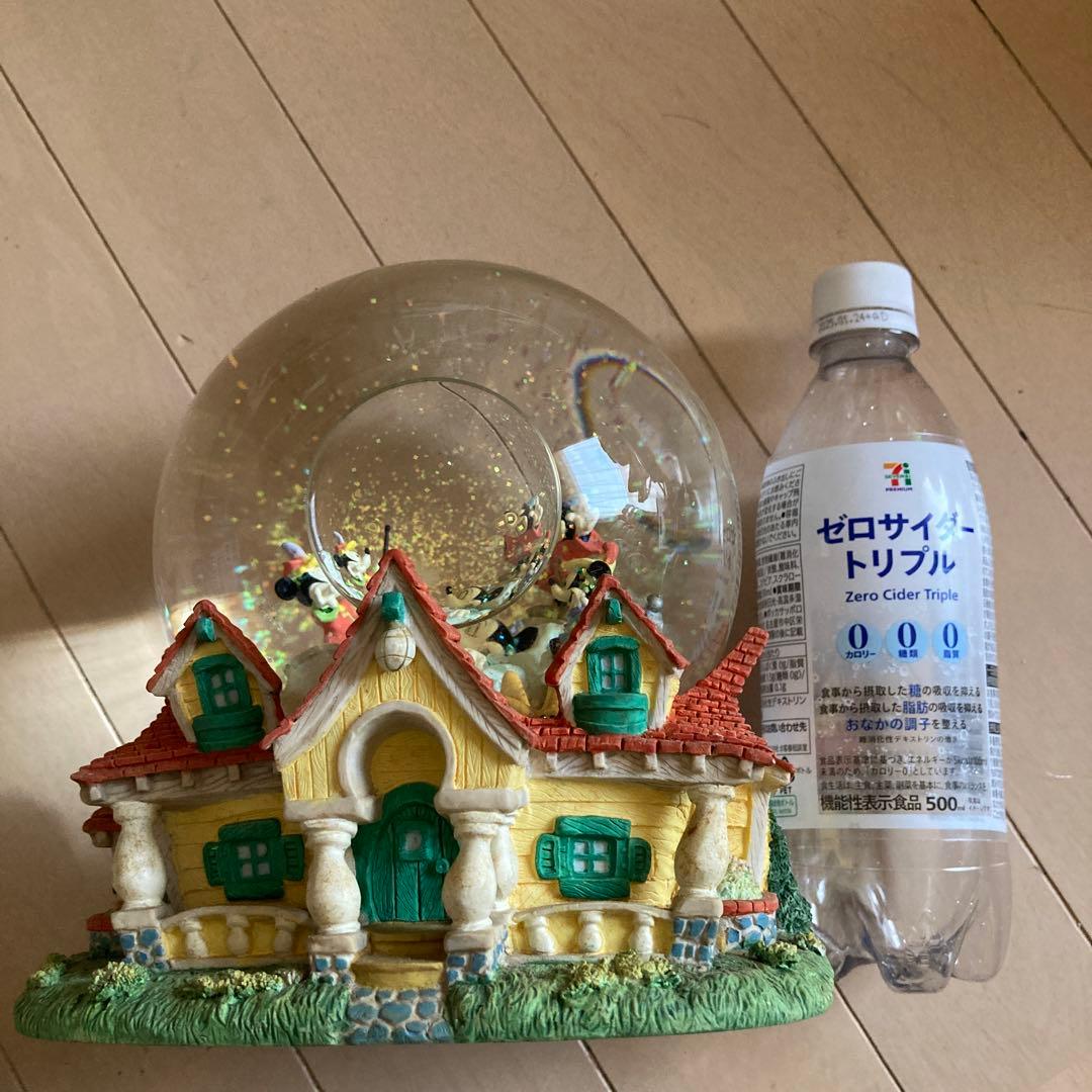 ディズニー　スノーグローブ　スノードーム