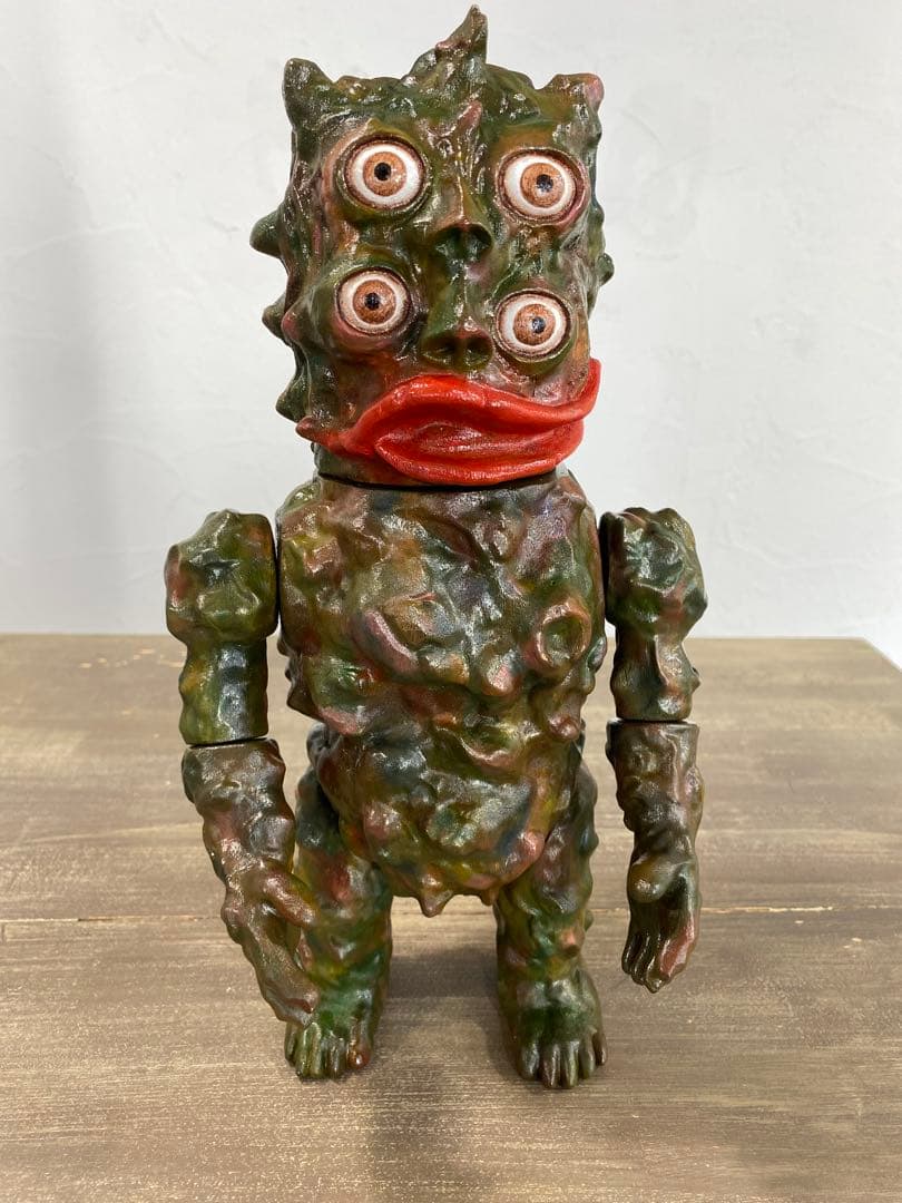 NAGNAGNAG Four Eyesカリモクコラボ　暴力原人