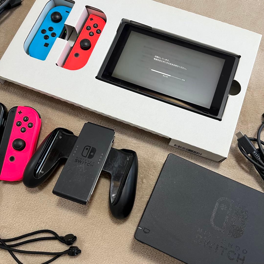 ニンテンドー　Switch本体　ケース付き　箱付き