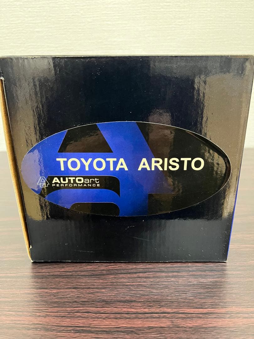 オートアート1/18トヨタ アリスト シルバー