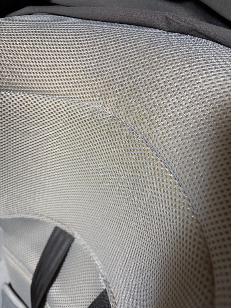 Combi 車用チャイルドシート グレー 日よけ付き