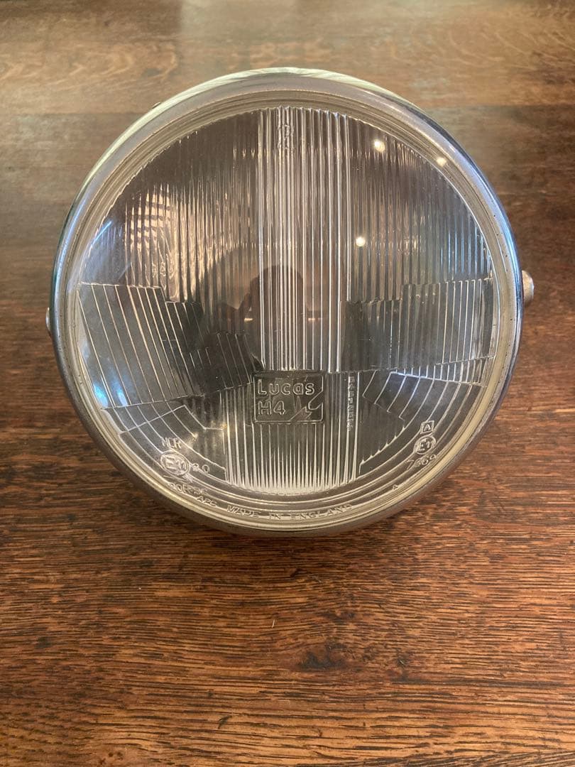 雰囲気抜群　Lucasヘッドライト