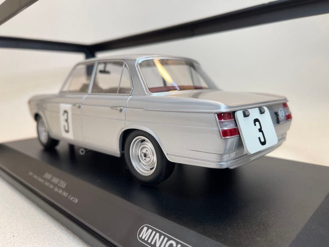 ミニチャンプス社製 1/18 BMW 1800 TiSA