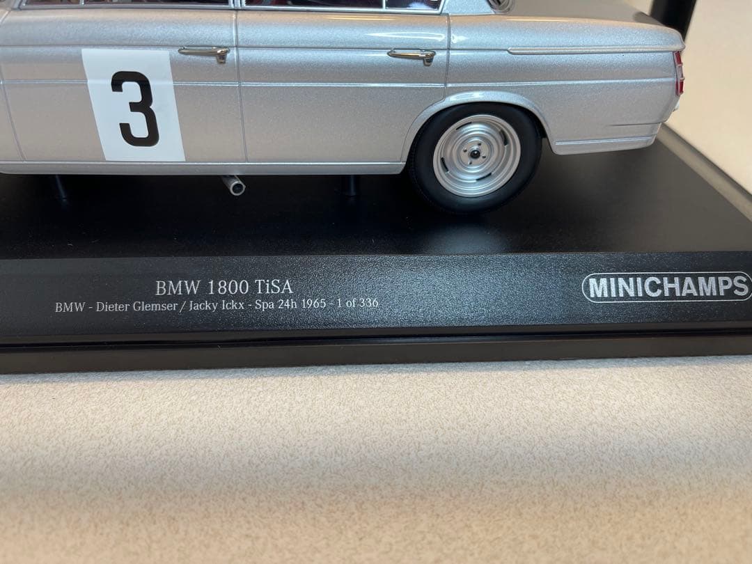 ミニチャンプス社製 1/18 BMW 1800 TiSA