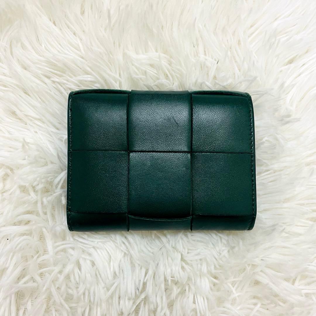 極美✨付属完備✨ボッテガヴェネタ 三つ折り財布 カセット レザー グリーン