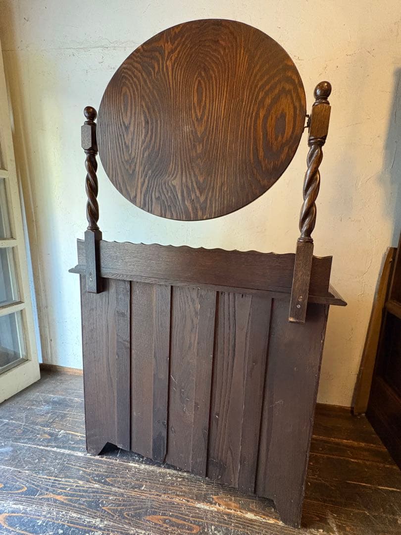 イギリスアンティーク オーク材ドレッサー 楕円形ミラー付き