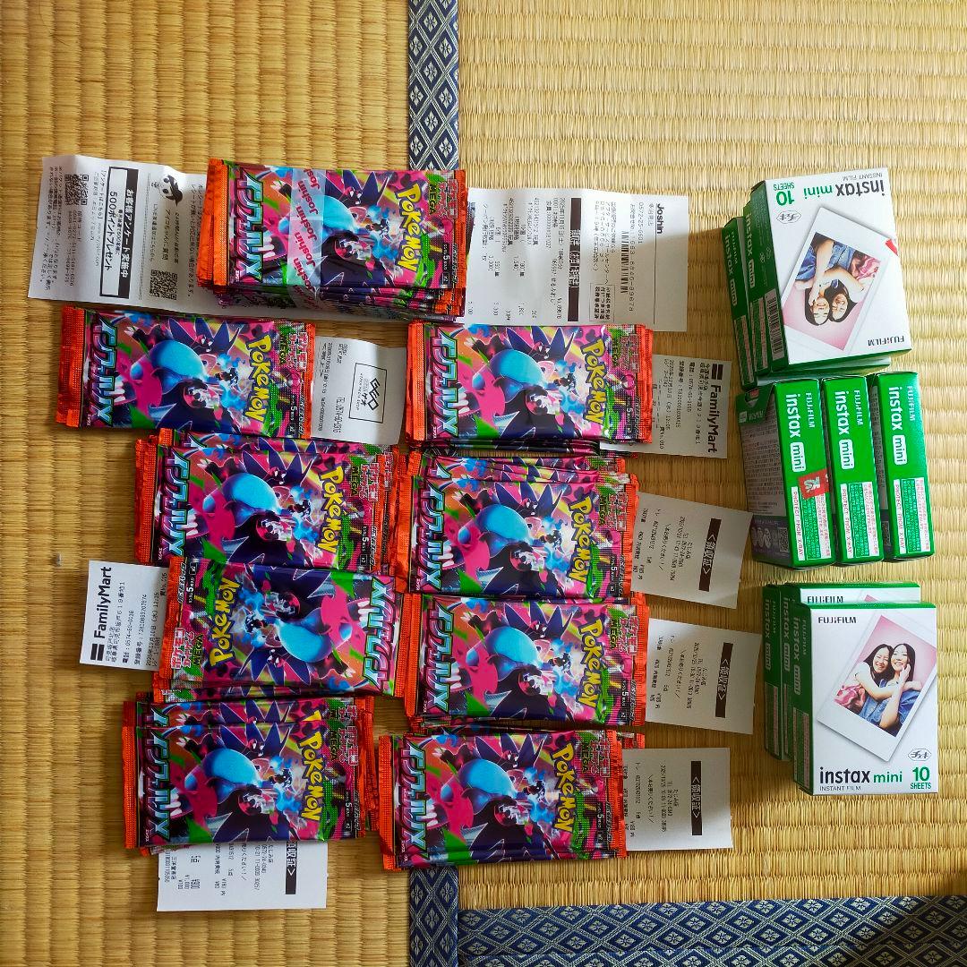 FUJIFILM instax mini 。ポケモンカード インフェルノX