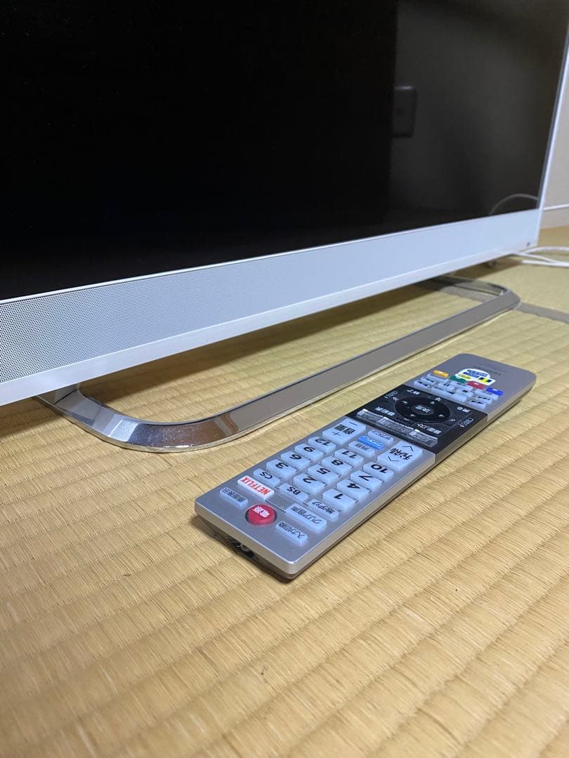 白フレーム TOSHIBA REGZA 4K液晶テレビ40インチ ♪