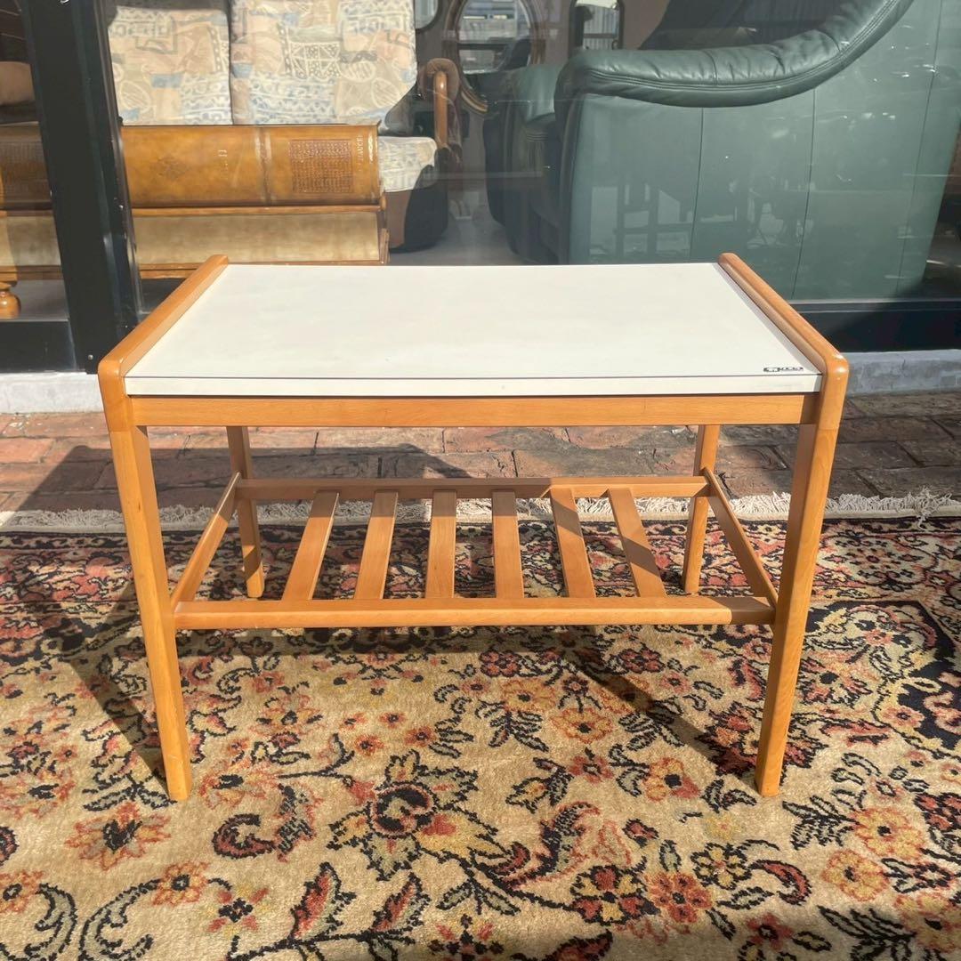 カリモク　サイドテーブル　ローテーブル　ミニ　小さめ　白色