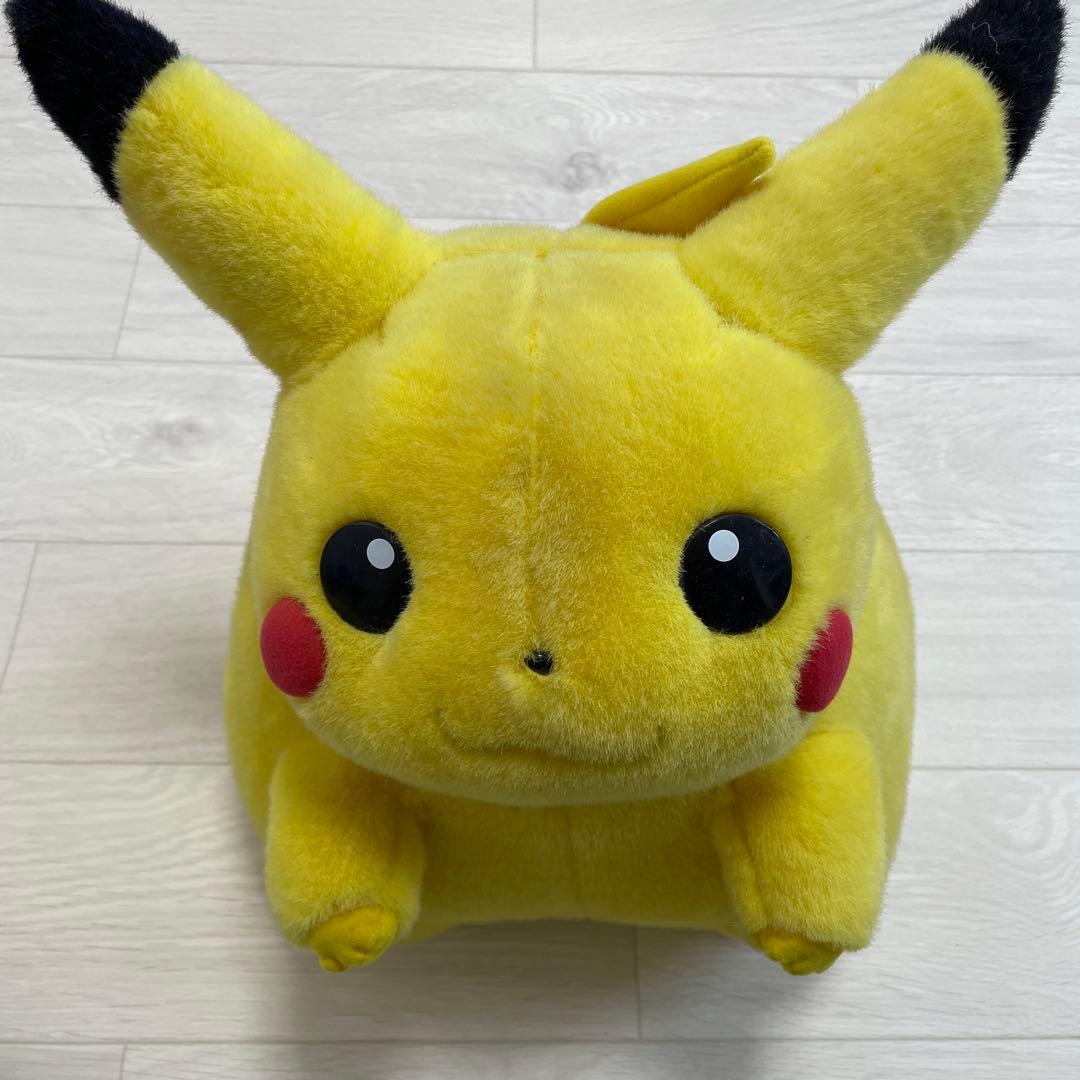 初期　ピカチュウ ぬいぐるみ