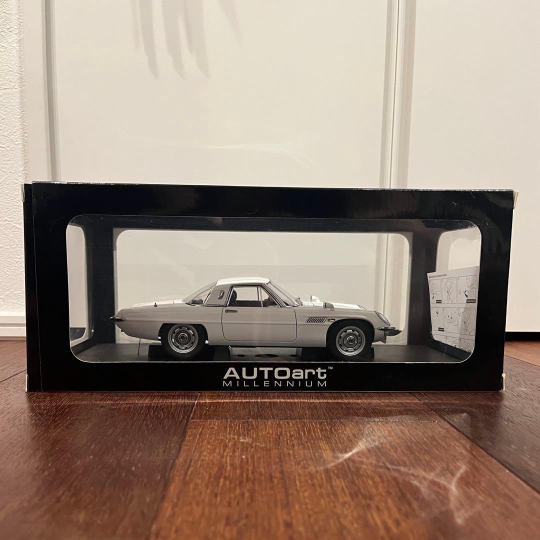 【レア】1/18 オートアート マツダ コスモスポーツ ホワイト ミニカー