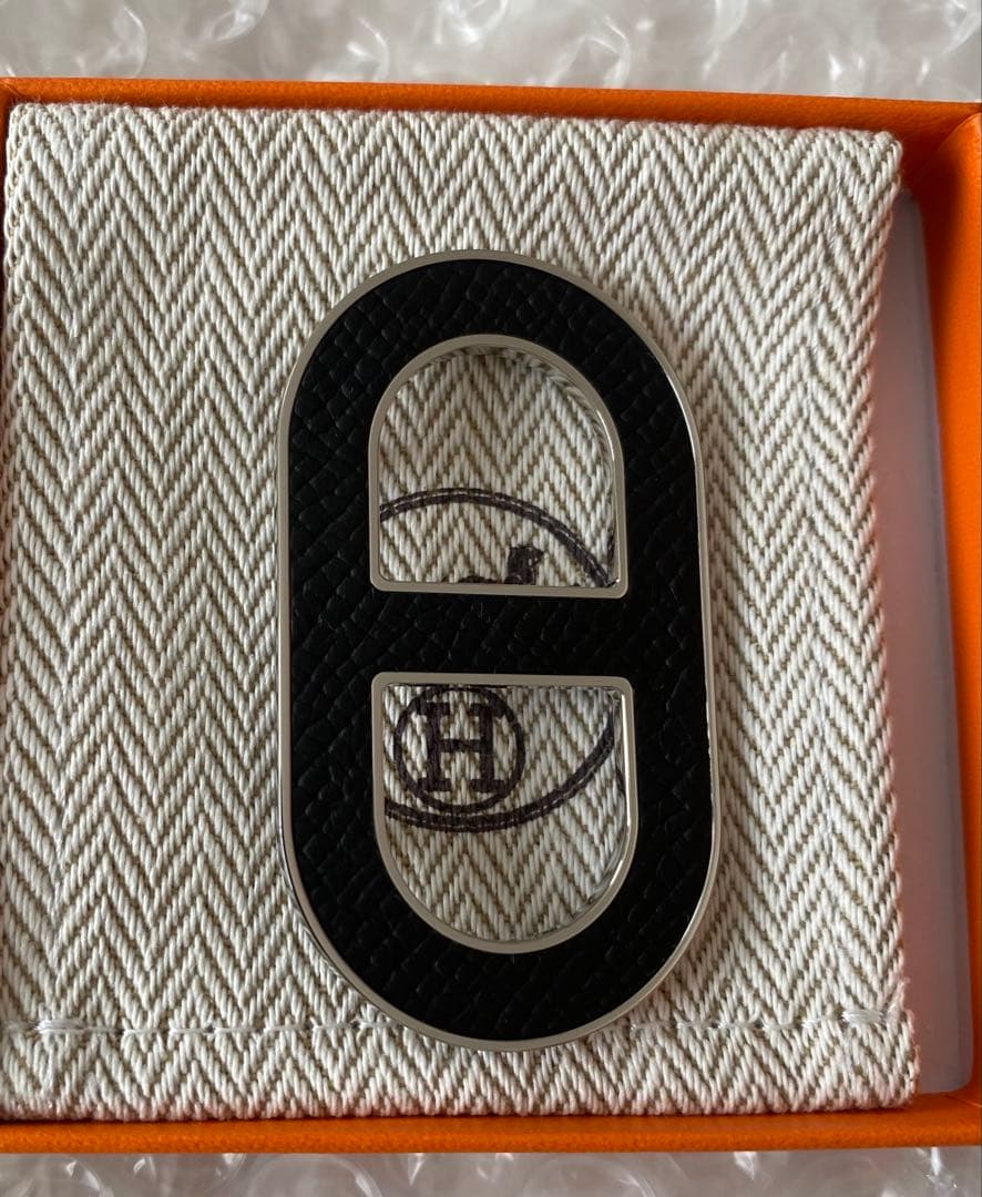 エルメス　ブローチ　シェーヌダンクル　黒　シルバー　エプソン　バッチ　新品本物