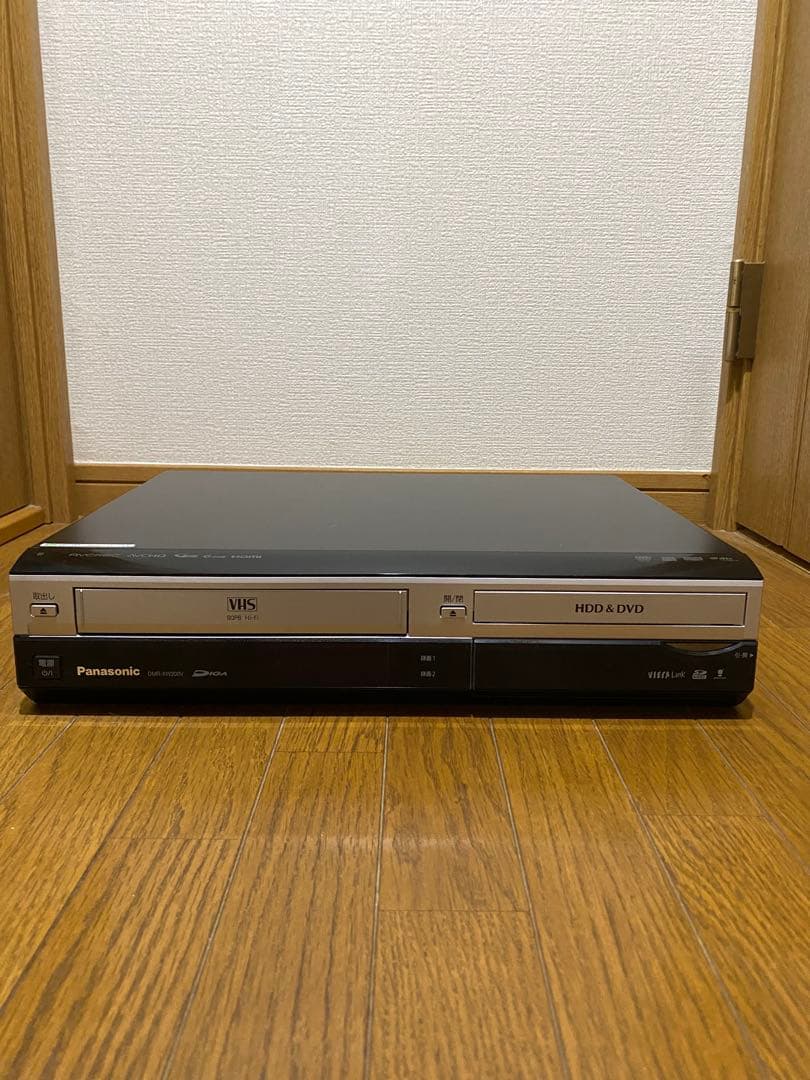 DVDレコーダー VHSビデオ一体型 Panasonic DMR-XW200V