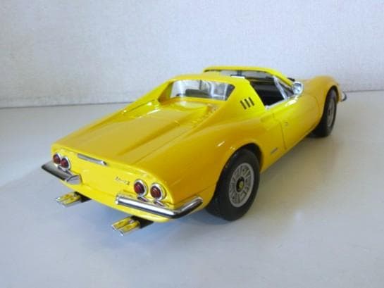 特価 HotWheels 1/18 フェラーリ Dino246GTS イエロー②