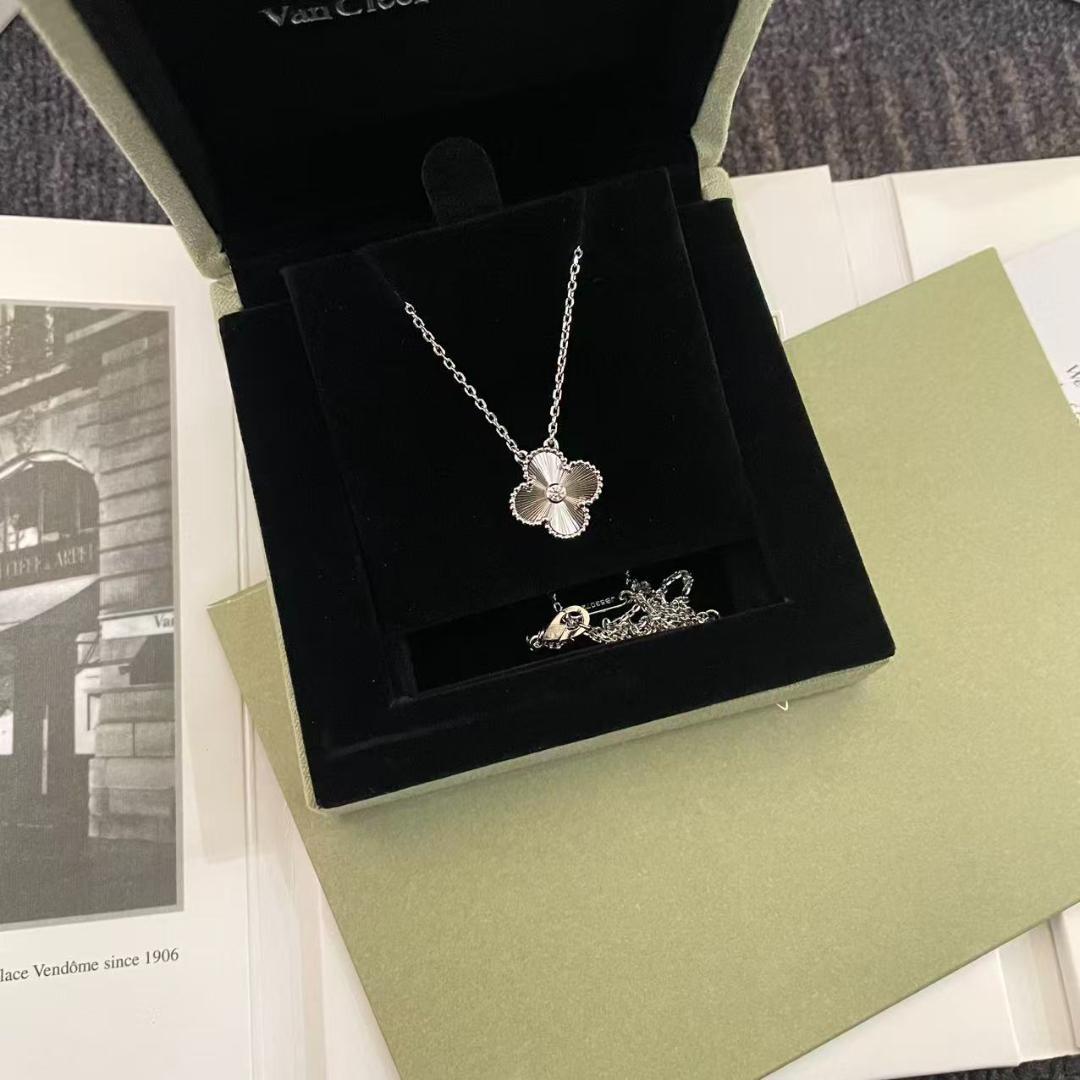 美品ヴィンテージ アルハンブラ VCARP9XG00