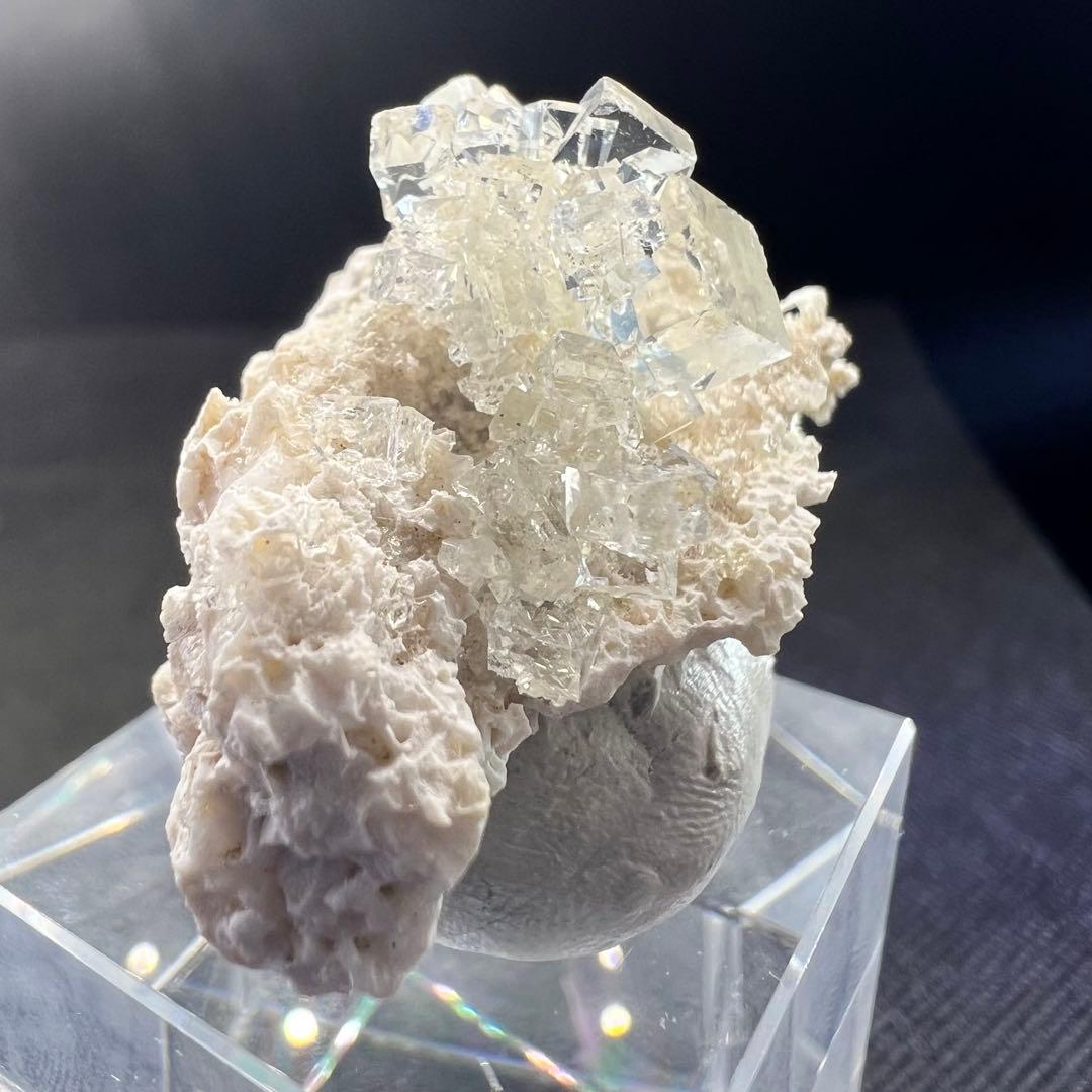 ヤオガンシャン産　カラーレスフローライト　テリ、ツヤ抜群！