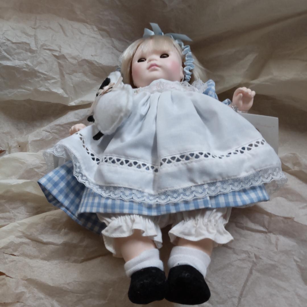 人形　コレクションドール　水色系