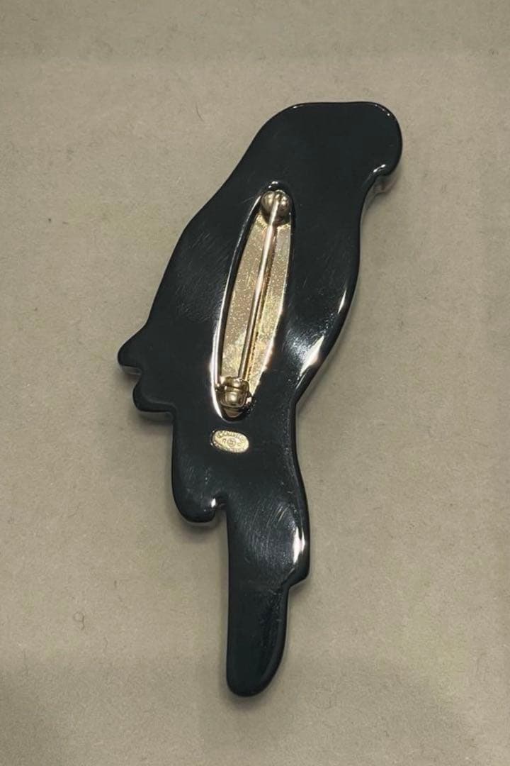 CHANEL ブローチ オウム
