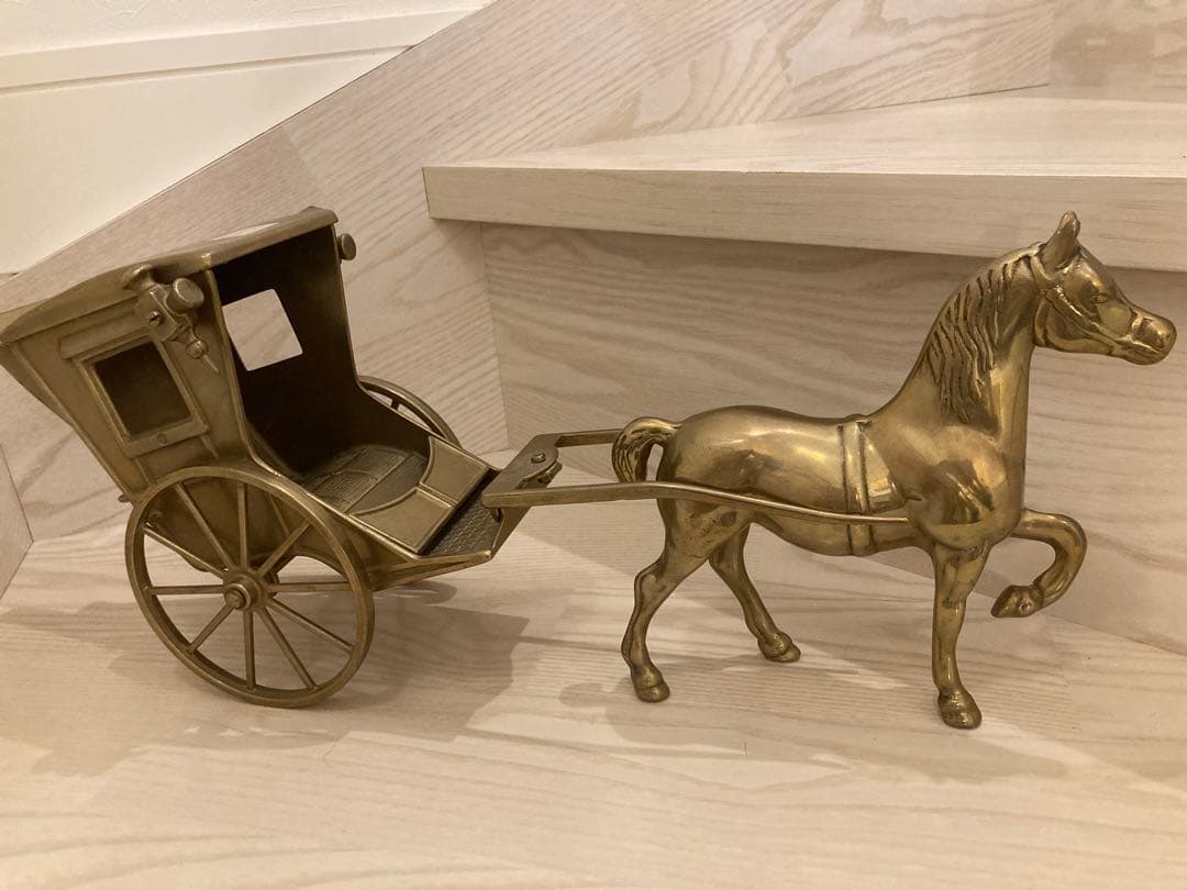 ヴィンテージ真鍮の置物、馬車を引く馬、真鍮の装飾、真鍮製