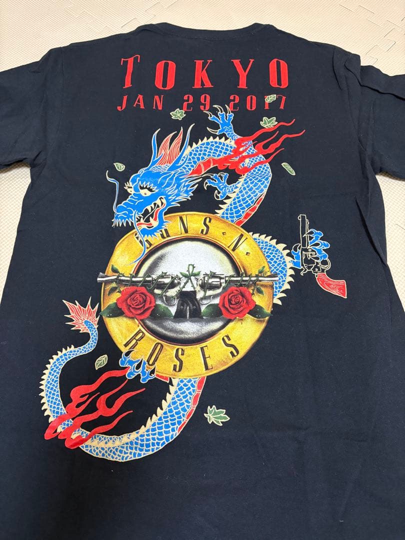 激レア　GUNS N' ROSES Tシャツ 東京公演 2017日程入り限定