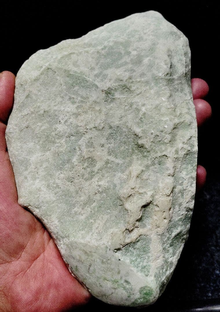 ★翡翠原石★糸魚川硬玉【横川・カット〜磨き❶1.1kg】