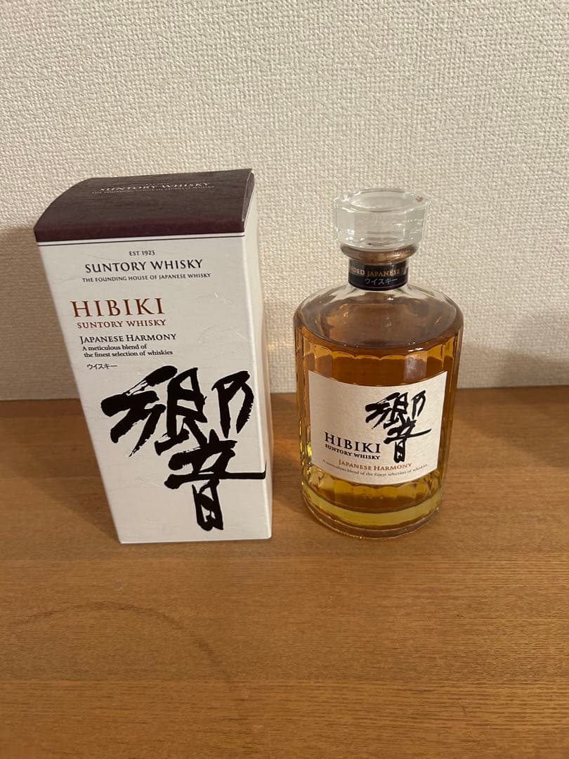 サントリーウイスキー響ジャパニーズハーモニー700ml箱付き
