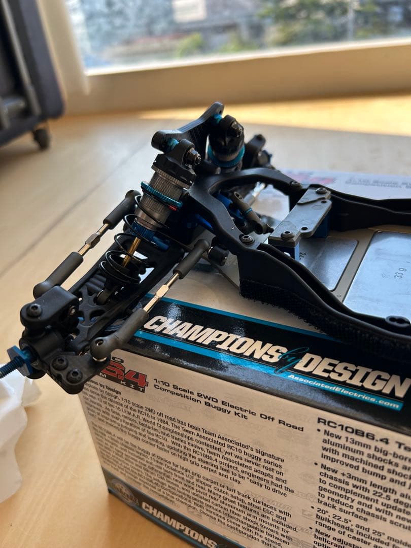 Associated RC10B6.4 アソシエイテッド　バギー