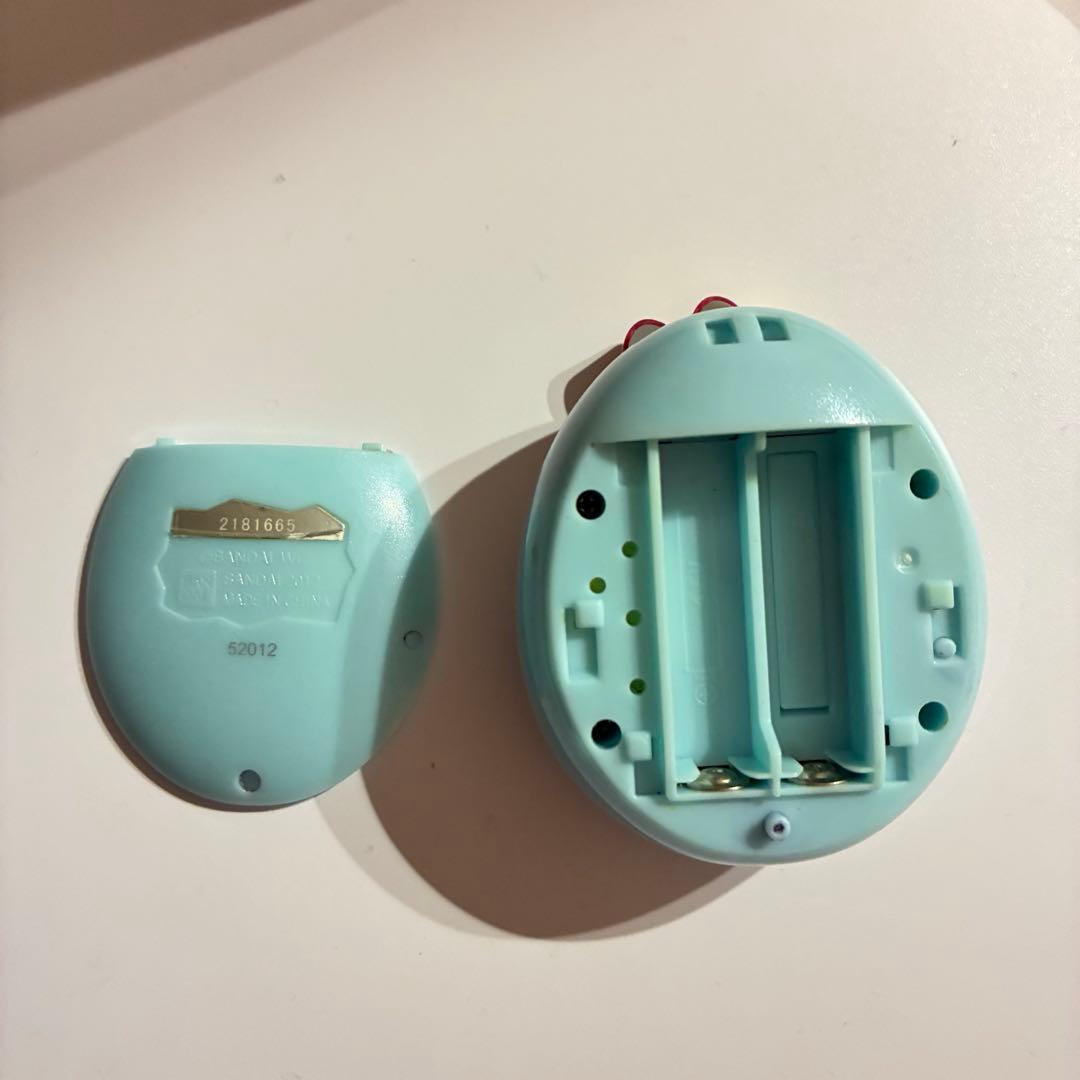 たまごっちp's たまごっちピース　水色　タマデコピアス