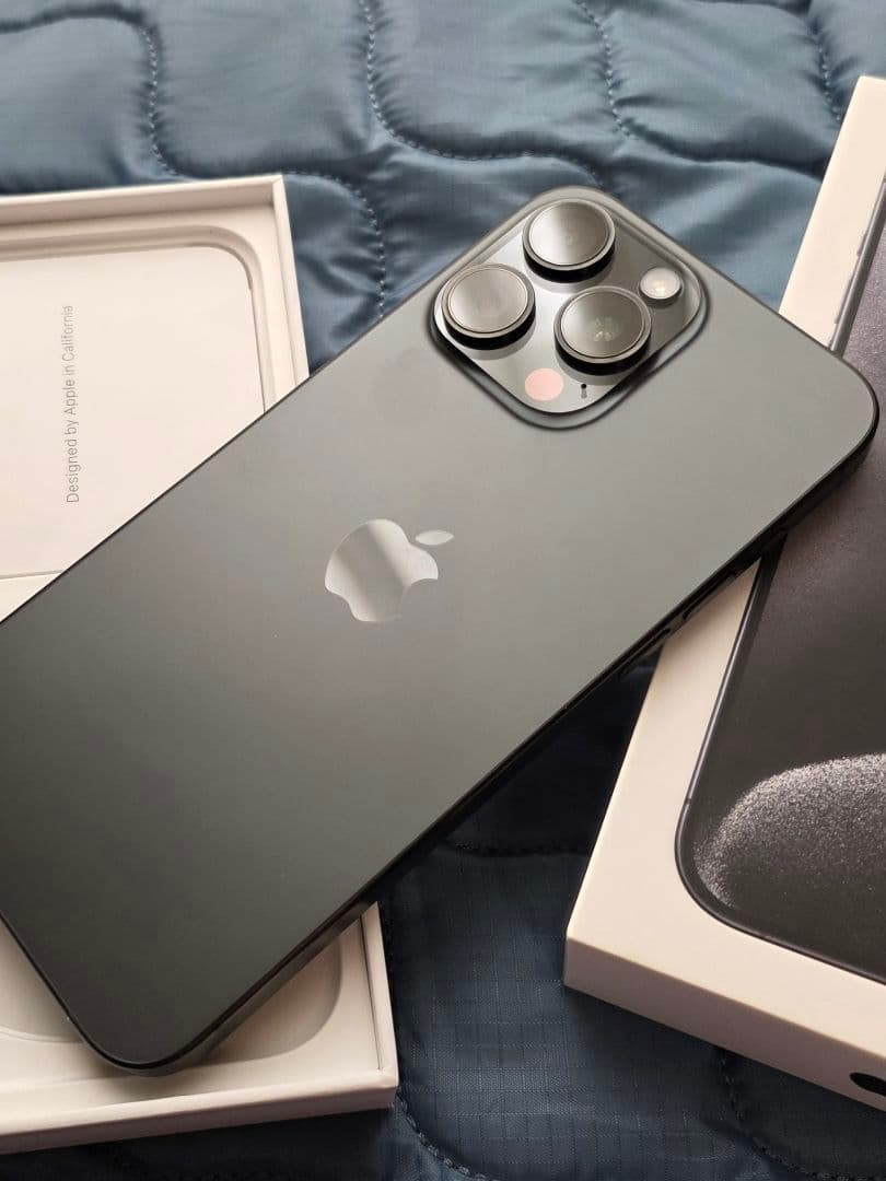 iPhone 15 Pro Max 256GB 　SIMフリー