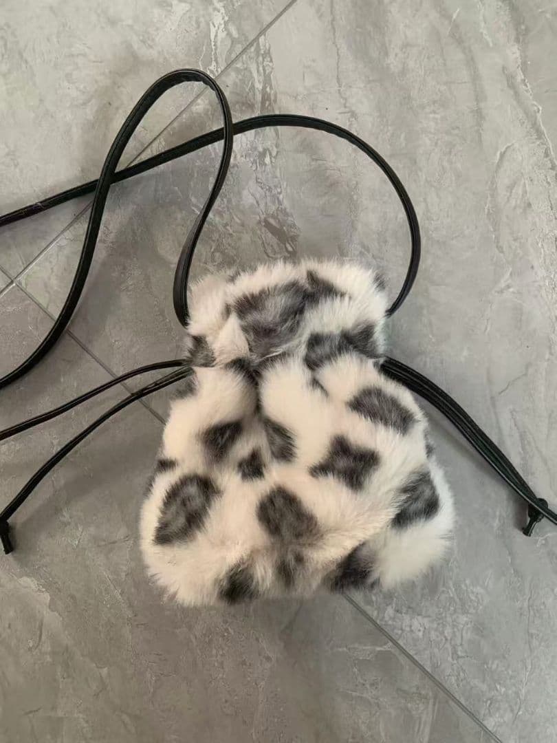 ヒョウ柄ファーショルダーバッグ