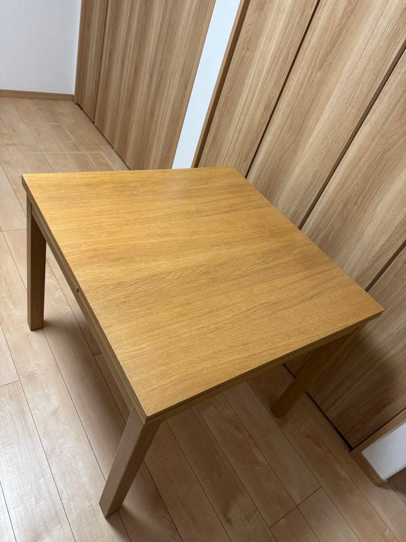 IKEA BJURSTA（ビュースタ） ダイニングテーブル、オーク材突き板　伸縮