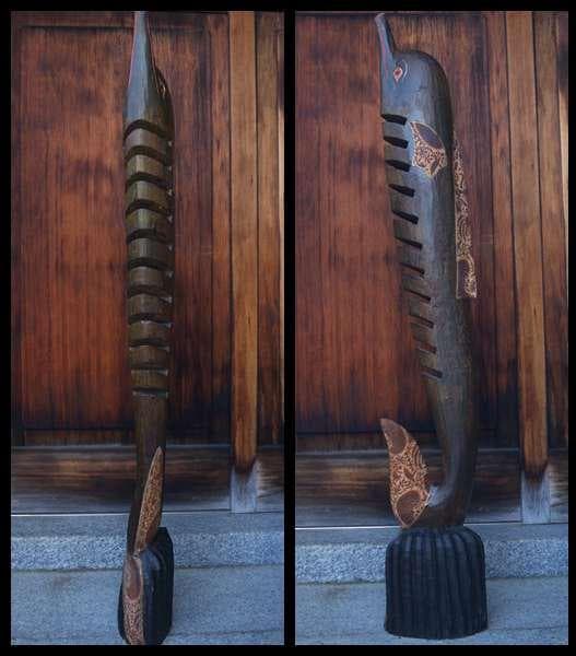 民俗バリ島 職人作品木製一刀彫り大型『イルカ』オブジェ更紗装飾 高147.5cm