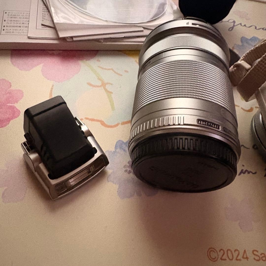 OLYMPUS PEN E-PL8 ミラーレス一眼 ホワイト オリンパス