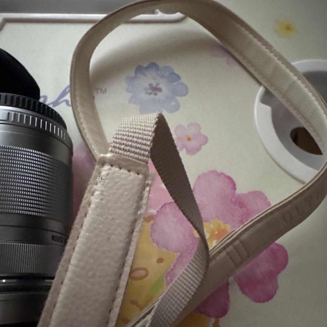 OLYMPUS PEN E-PL8 ミラーレス一眼 ホワイト オリンパス