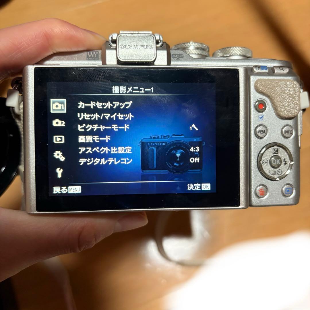 OLYMPUS PEN E-PL8 ミラーレス一眼 ホワイト オリンパス