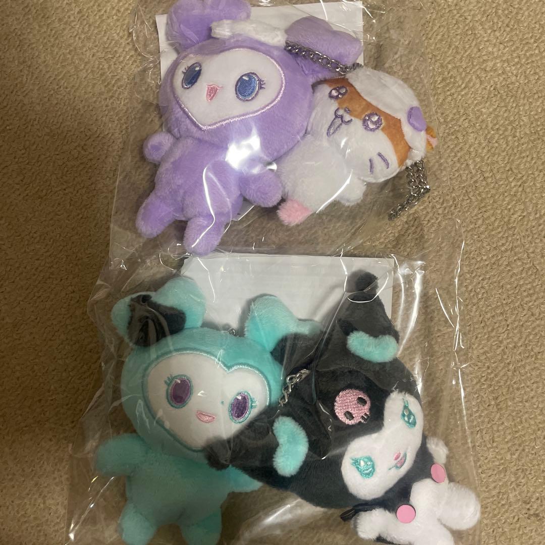 TWICE サンリオコラボ　バッグチャーム　サナ　ミナ　コロコロクリリン　クロミ