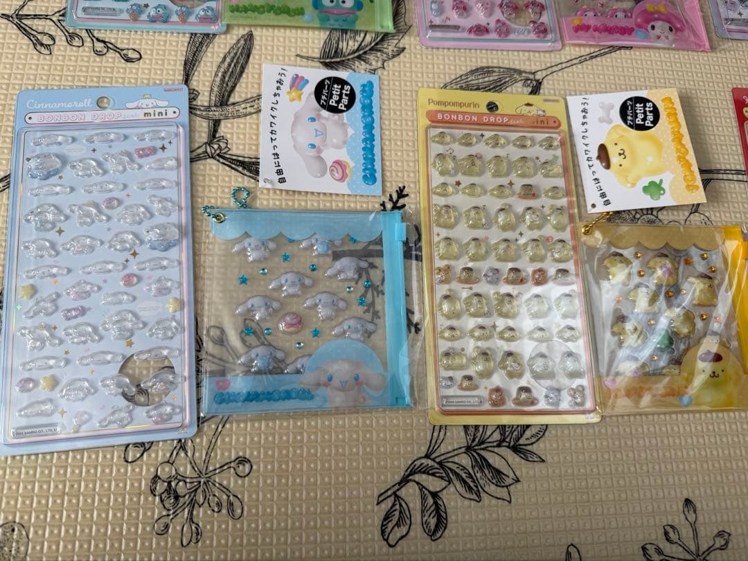 【完全正規品】ボンボンドロップシール　サンリオmini デコパーツ６種セット