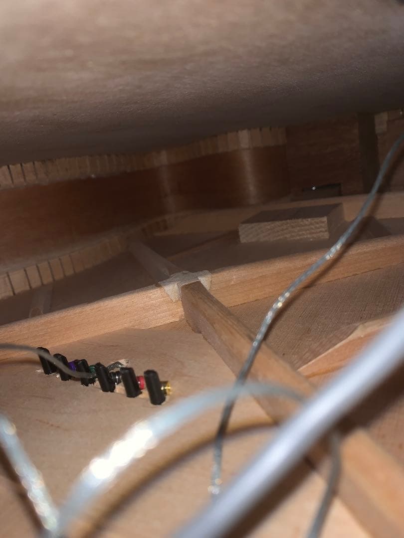 T*i様 【傷あり】K. Yairi エレアコ 型番不明 サウンドホール無し　黒