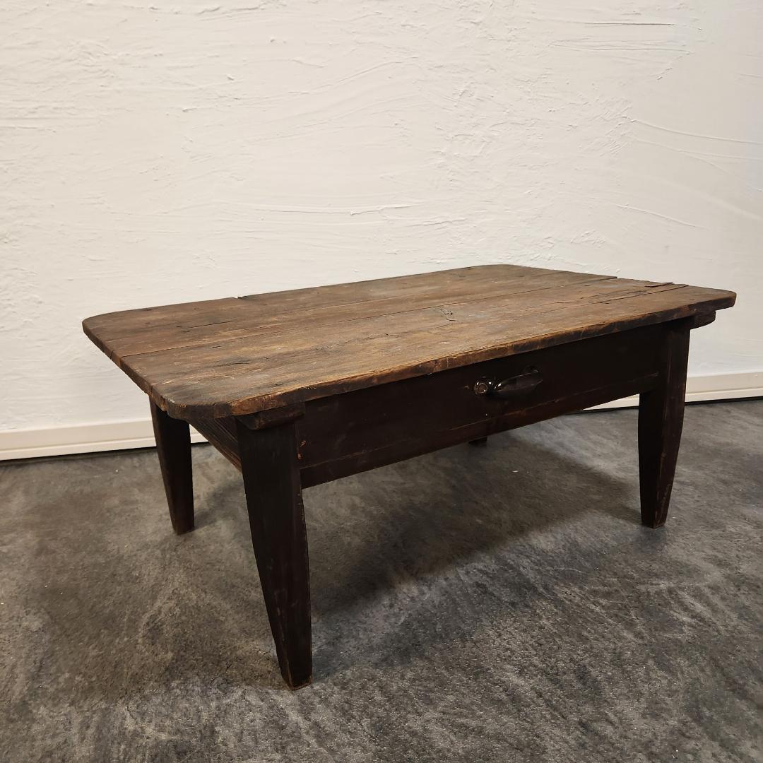 ノスタルジック　古材　ローテーブル 味のある打痕と塗装跡