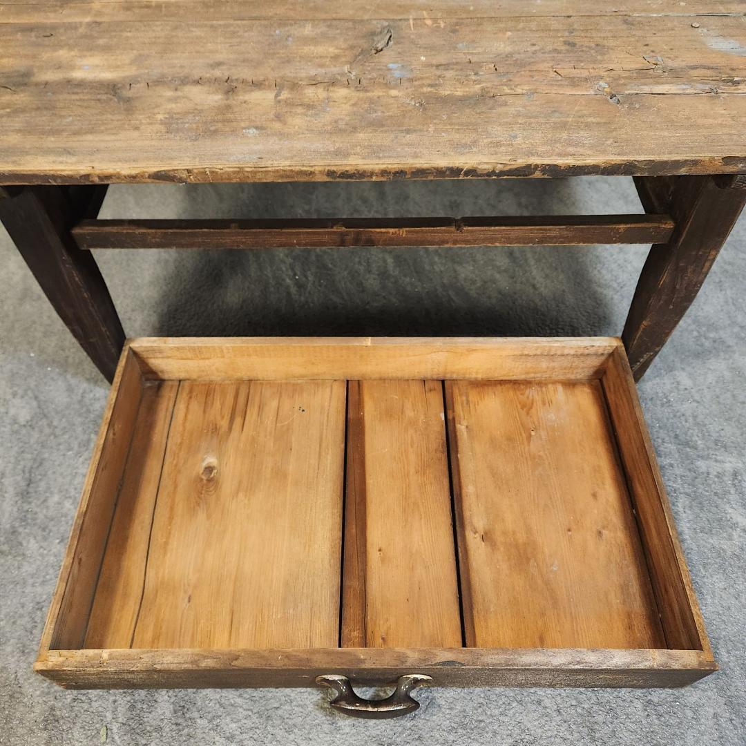 ノスタルジック　古材　ローテーブル 味のある打痕と塗装跡