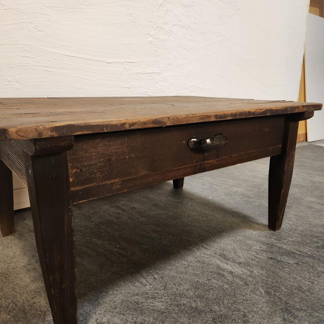 ノスタルジック　古材　ローテーブル 味のある打痕と塗装跡