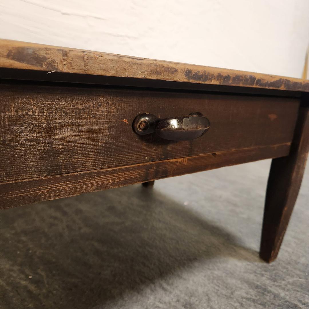 ノスタルジック　古材　ローテーブル 味のある打痕と塗装跡