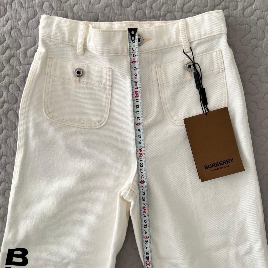 【新品タグ付き】BURBERRY バーバリー 140cm ロゴ 白デニムパンツ