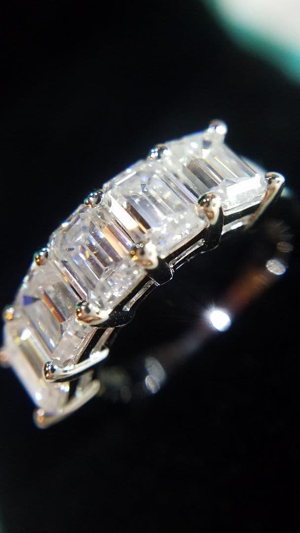 新作リング♡最高級モアサナイト エメラルドカットハーフエタニティ