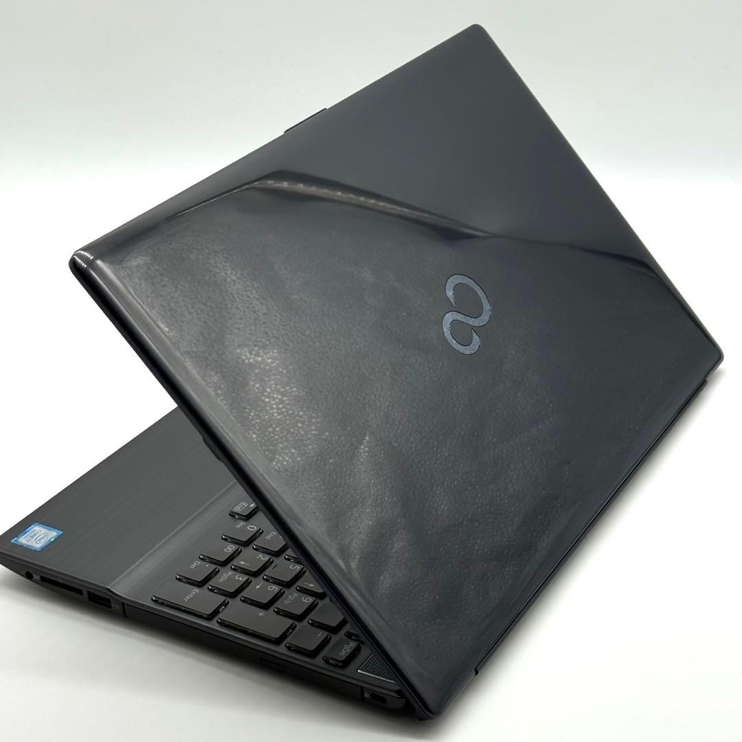 美品 富士通 ノートパソコン 第8世代i7 32GB NVMe512 起動16秒