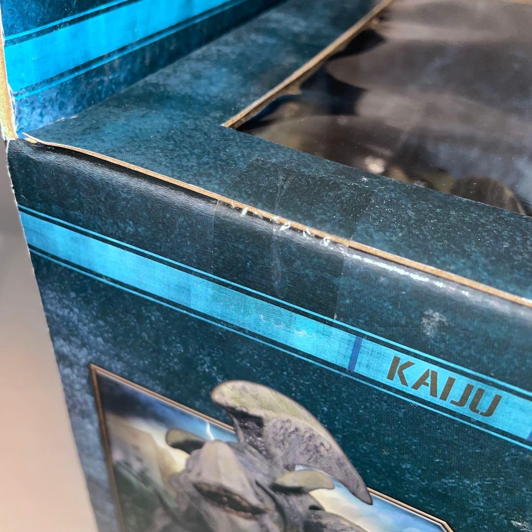 未開封 NECA PACIFIC RIM KAIJU MUTAVORE