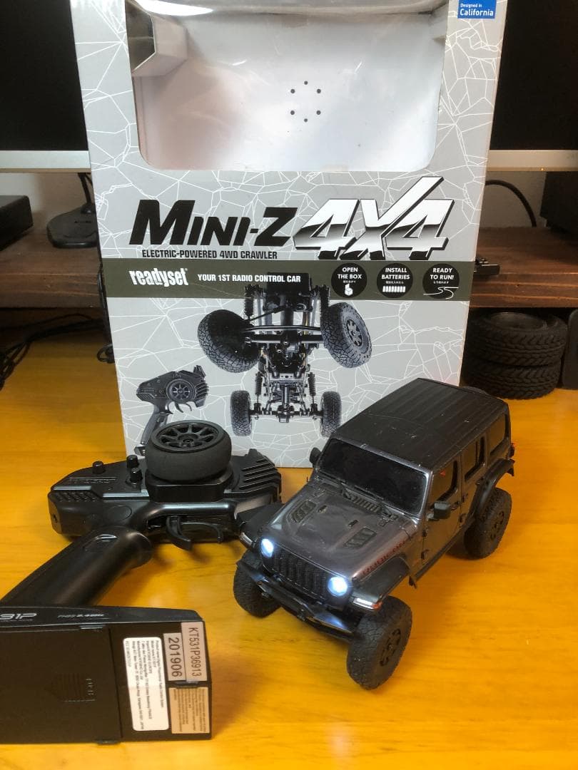 ミニッツ Mini-Z 4x4 ラングラー 電動ラジコンカー カメラ付き