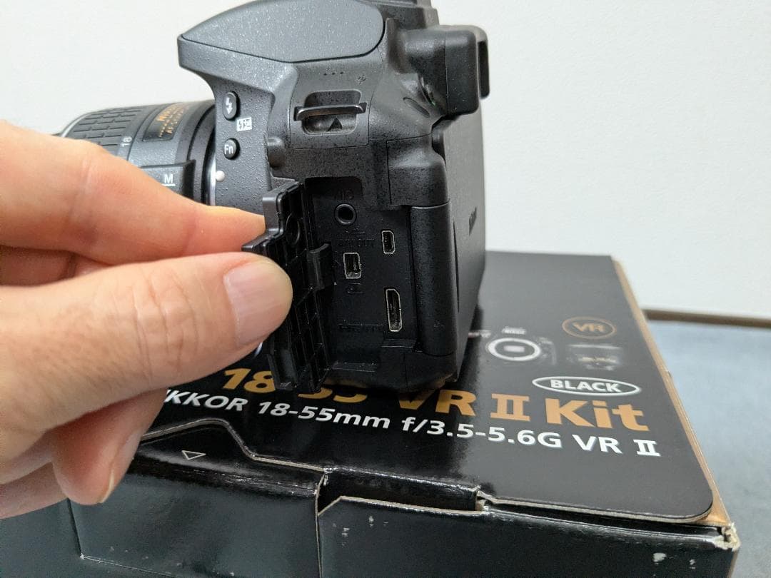 Nikon D5300 レンズキット 美品 ショット数6552 付属品完備